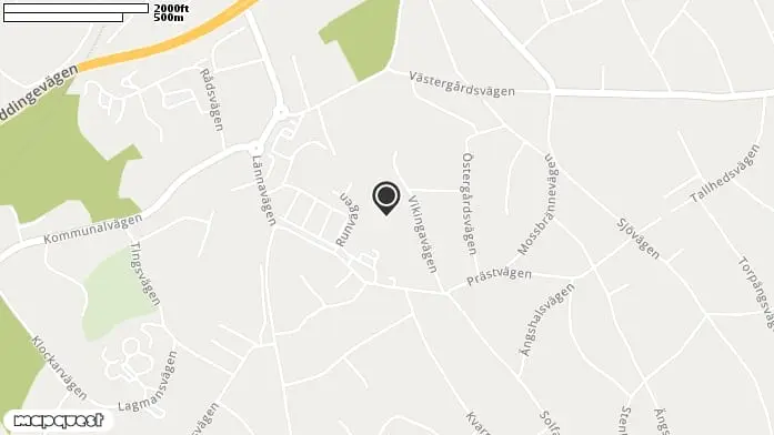 Lekplats Kvarnbergsplan, Solgård i Stuvsta-Snättringe